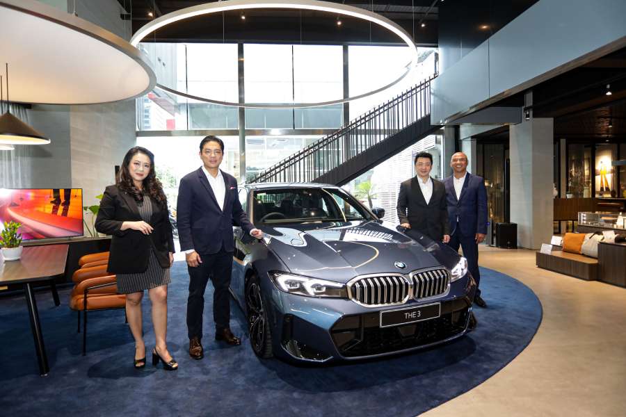 BMW Astra Surabaya Hadirkan Konsep Retail.Next dan BMW M Corner 2 BMW Astra Surabaya 320i M Sport