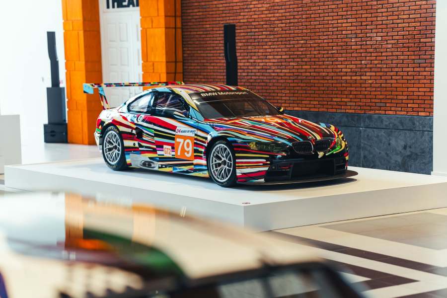 Fine Art on Wheels: Pameran 50 Tahun Koleksi BMW Art Car 2 BMW M3 GT2