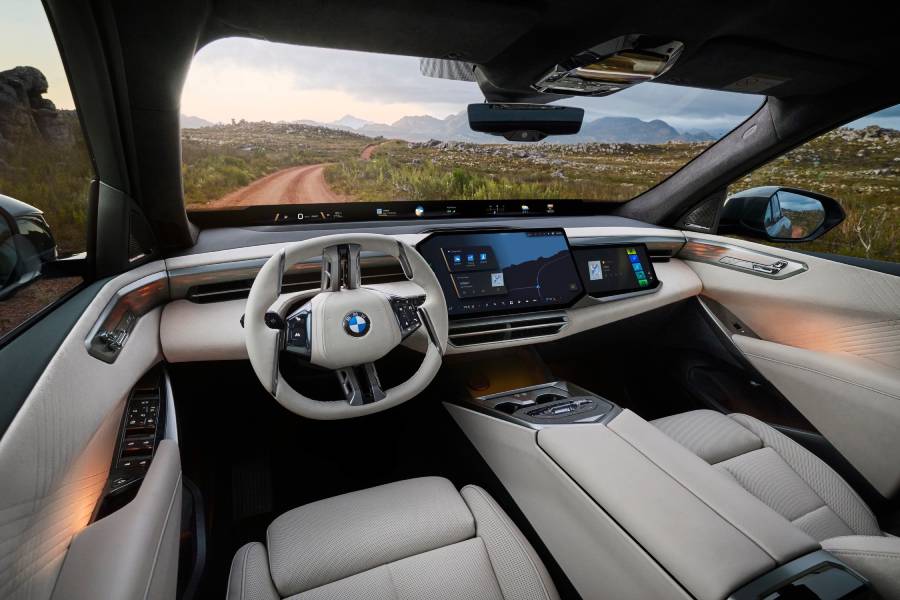 The New BMW X5 Hadirkan iX5 dan Lima Pilihan Penggerak 3 The new BMW X5 - Dashboard